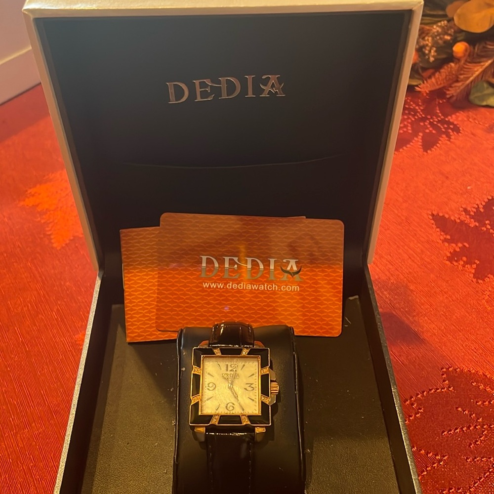 Dedia Watch

Worn just a few times
Excellent condition